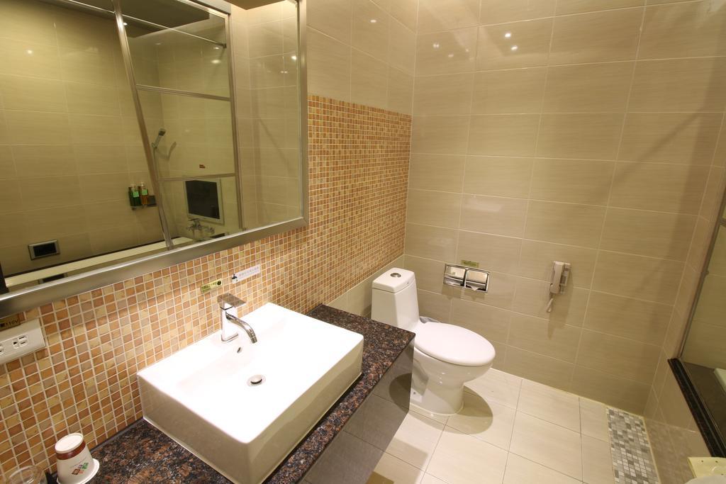 R7 Hotel Гаосюн Экстерьер фото