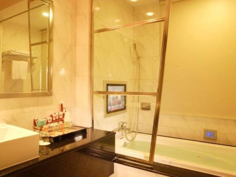 R7 Hotel Гаосюн Экстерьер фото